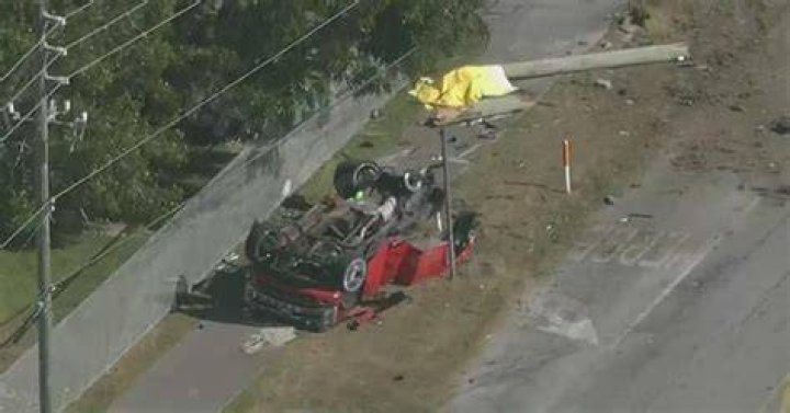 1 dead, 1 critically injured in wrongway crash in Oak Cliff